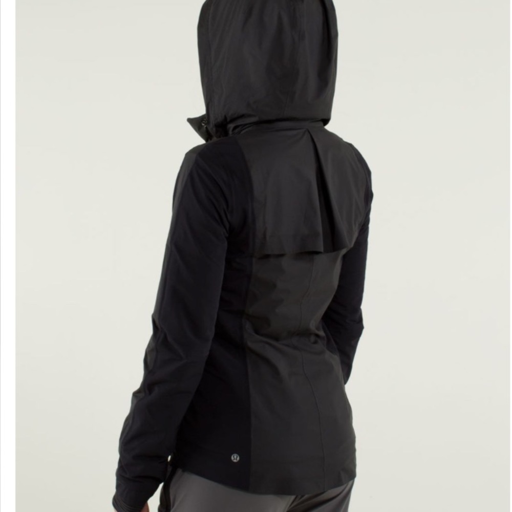 Lululemon Raindrop Jacket